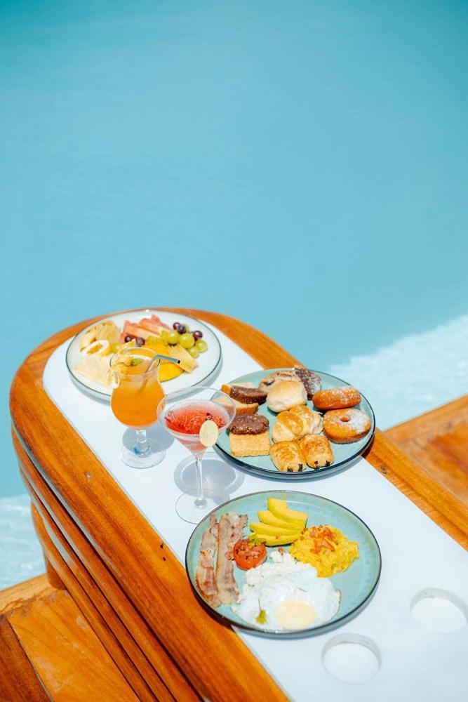 Hotel Le Saint Tropez à Kidoti Extérieur photo
